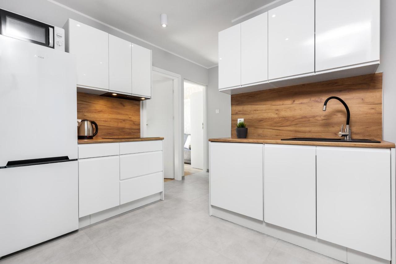 Pokoje Gdansk Zaspa - Pilotow 20B, 800M Skm-Zaspa, Odleglosc Do Morza 3Km Apartment Bagian luar foto